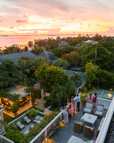With fewer crowds, an ocean breeze, and that iconic pink-sand glow, fall is Harbour Island’s best-ke